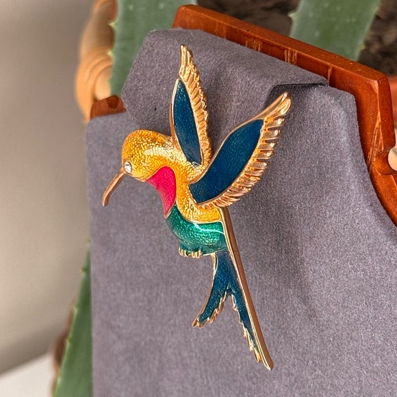 Vintage Enamel Hummingbird Brooch Pin Colorful Gold Tone Bird Jewelry Rhinestone - Picture 2 of 6